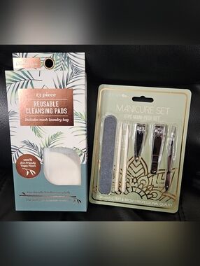 Olivia Layne 13 Piece Reusable Cleaning Pads With Mesh Laundry Bag with Manicure